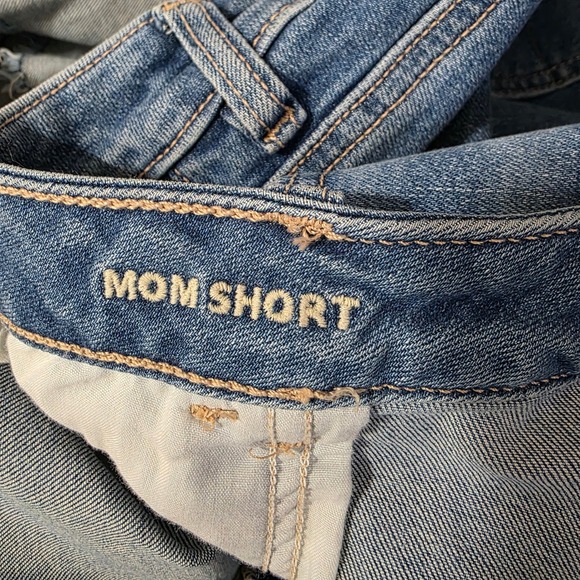 American Eagle Mom Shorts Womens sz 20 Medium Wash High Waisted Stretch Raw Hem - Picture 5 of 8